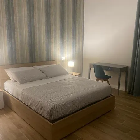 Il Pavone Гостевой дом Таранто